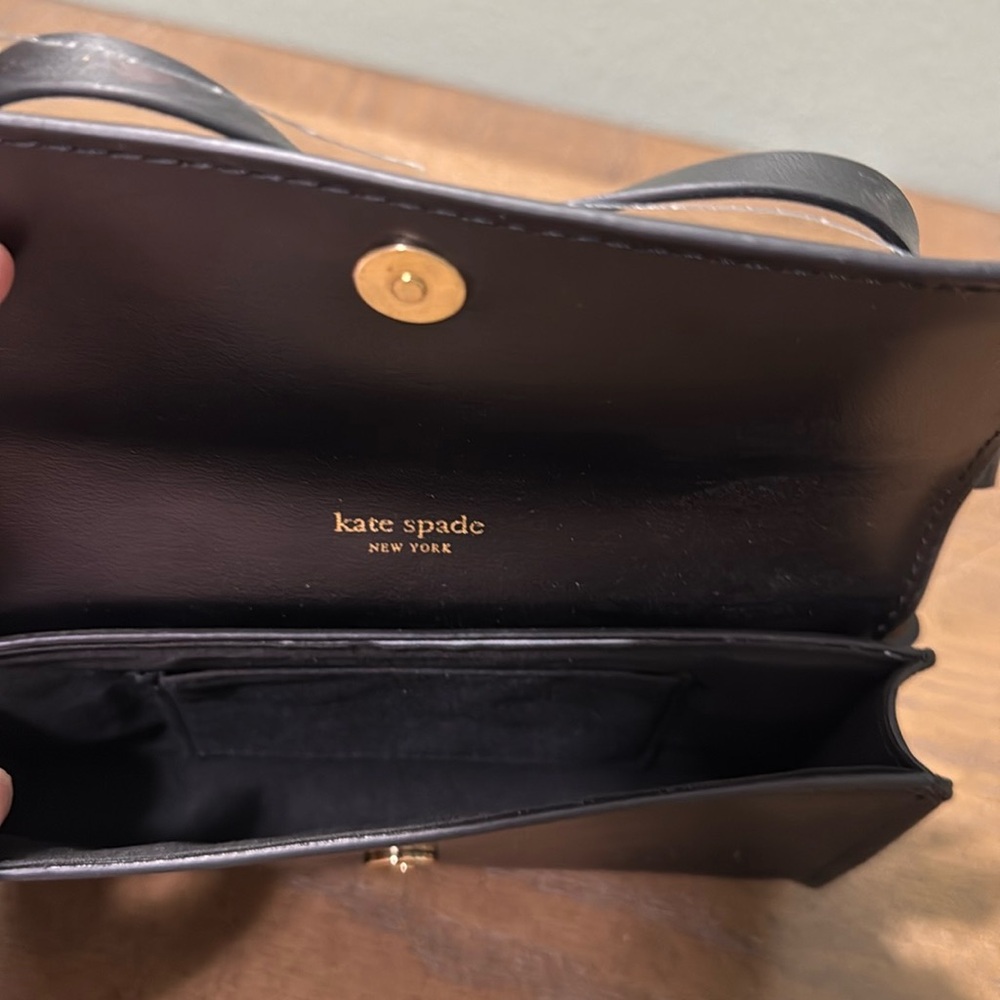 PRICE IS FIRM - Kate Spade Black Leather Signature Bow Adjustable Belt Bag - Picture 4 of 6